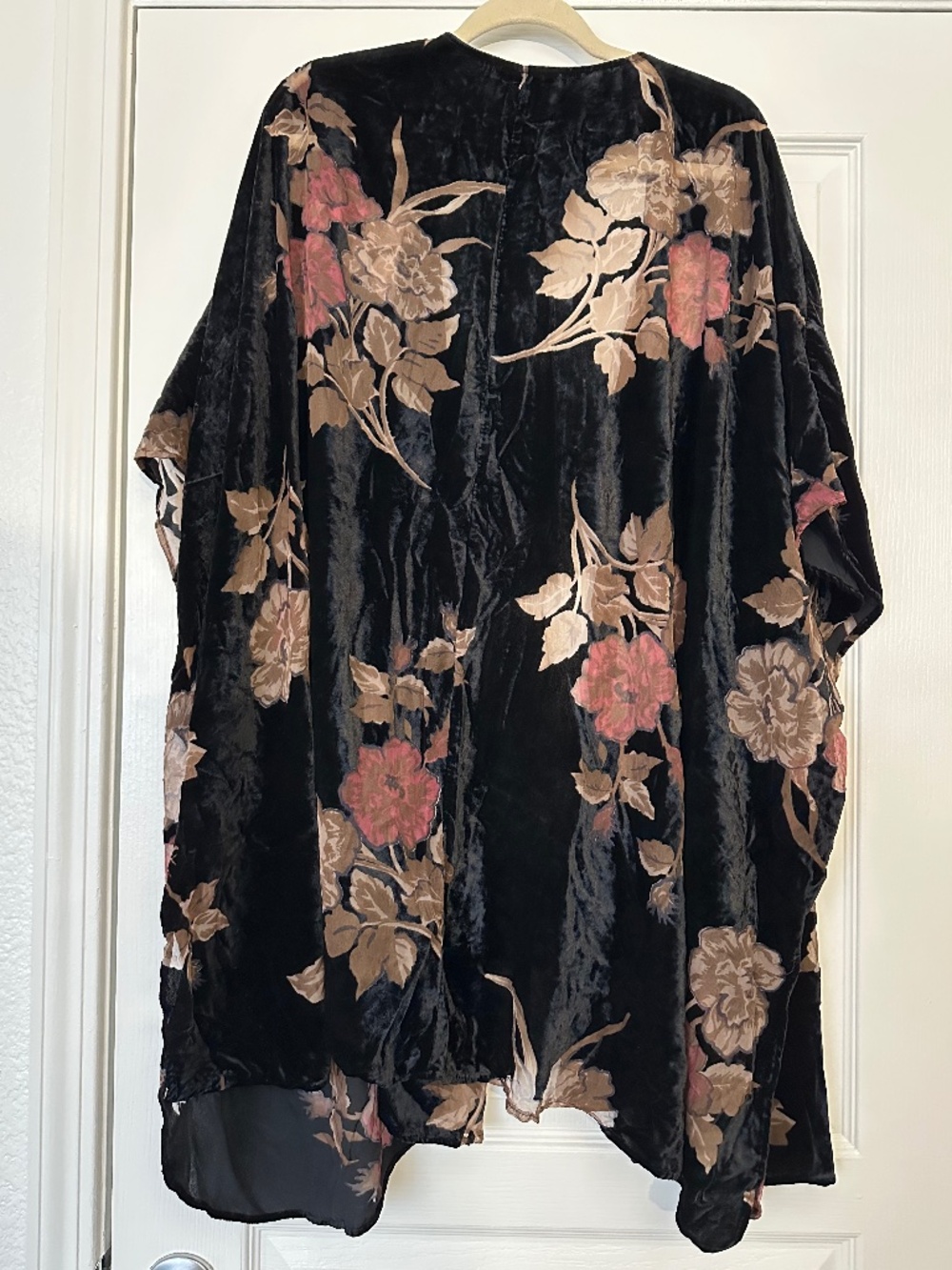 DR2 Black Floral Velvet Burnout Kimono Cardigan size 2X - Picture 2 of 6